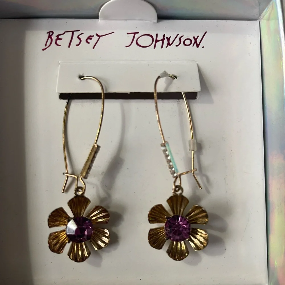 Betsey Johnson gold dangle flower with purple gemstone earrings - Picture 1 of 3
